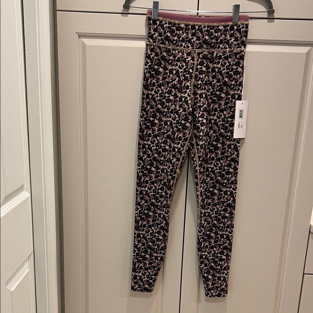 Johnny was Woman’s Leopard Print Leggings - Pink/Brown CALME XS cute 🥰